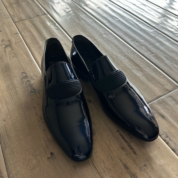 New M2 by Morvati patent blue slip on loafers sz 40 - Picture 1 of 8